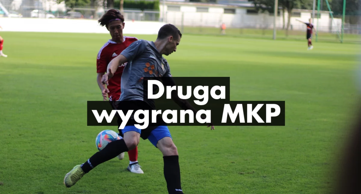 Zdjęcie: O piłkę walczą Mateusz Górny i Yusuke Kondo / fot. P. Witczuk