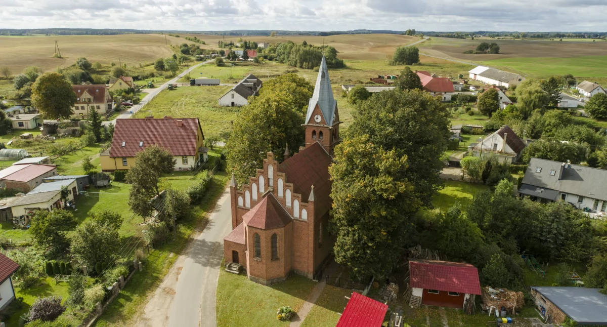 Zdjęcie: kościół pw. Najświętszego Serca Pana Jezusa w Sitnie / fot: Muzeum Regionalne w Szczecinku