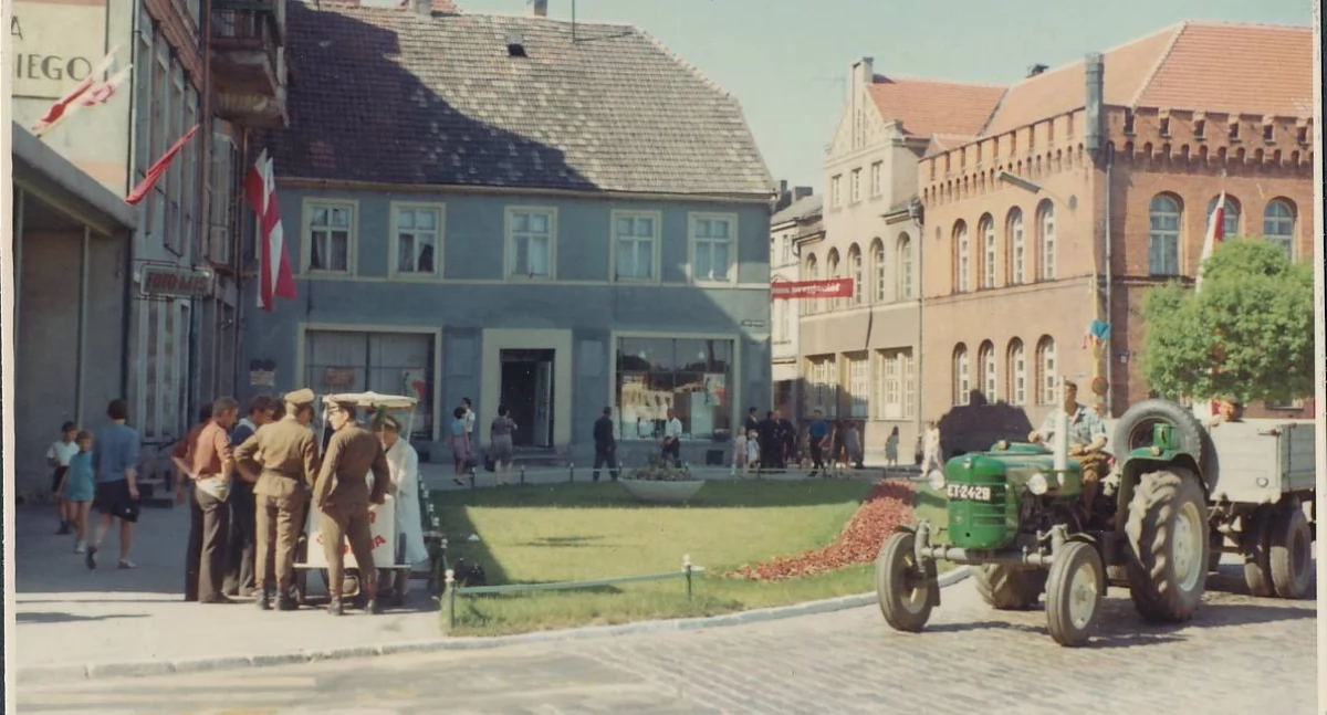 Historia, Traktor żołnierze sodowa - zdjęcie, fotografia