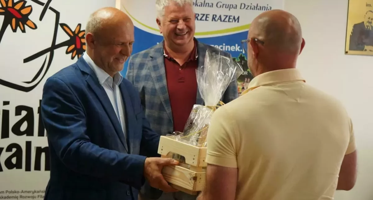 Starosta szczecinecki Krzysztof Lis i wójt Gminy Szczecinek Ryszard Jasionas / fot: Starostwo Powiatowe w Szczecinku