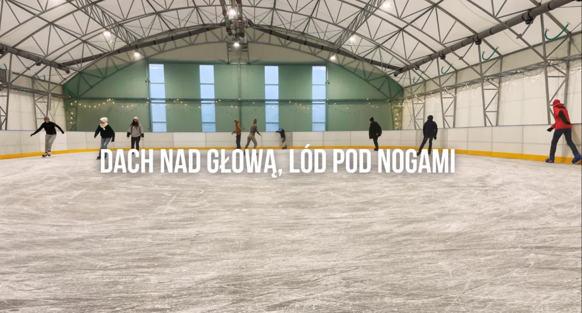 Rekreacja, Zimowa atrakcja Szczecinku Oczywiście lodowisko - zdjęcie, fotografia