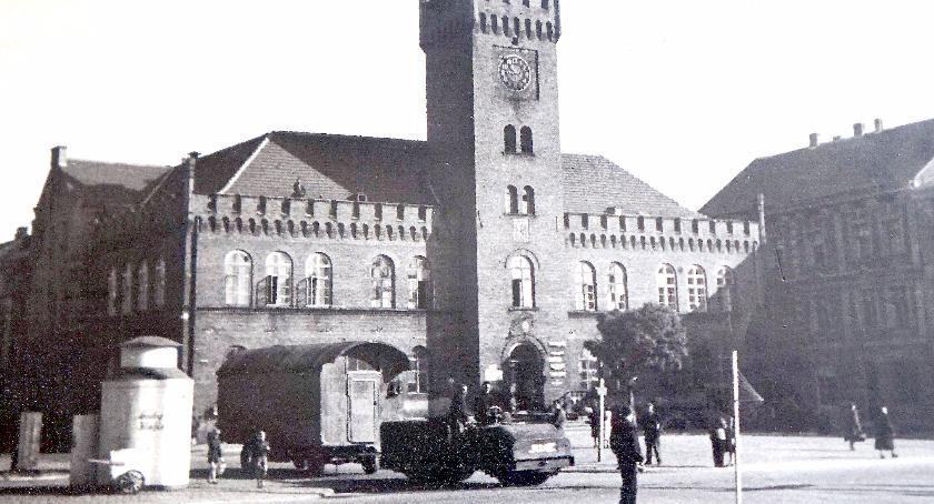 Dostawa lodów i szwedzki walec drogowy