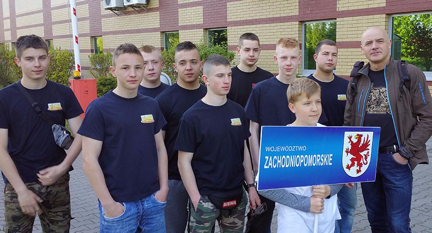 Ekipa unihokeistów ZS5