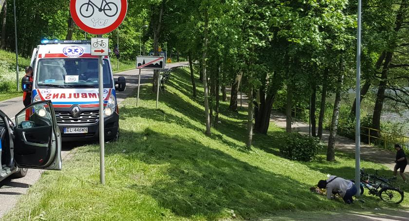 Zderzenie dwójki rowerzystów w rejonie Trzesieki. Dziewczynka nieprzytomna