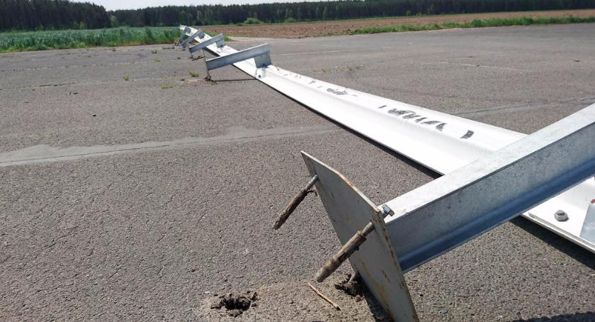 Barierka na lotnisku w Wilczych Laskach bardzo przeszkadza. Pilotom?