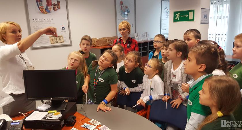 Byli na wycieczce w banku