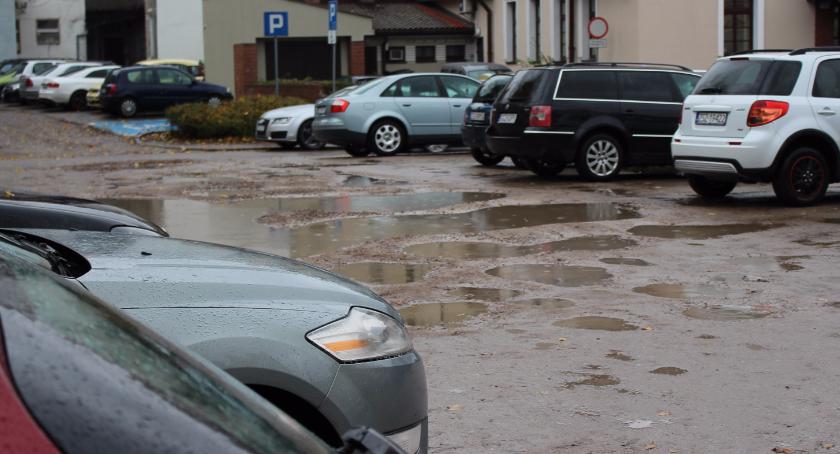 Parking na Zamkowej: Kierowcy proszą o litość