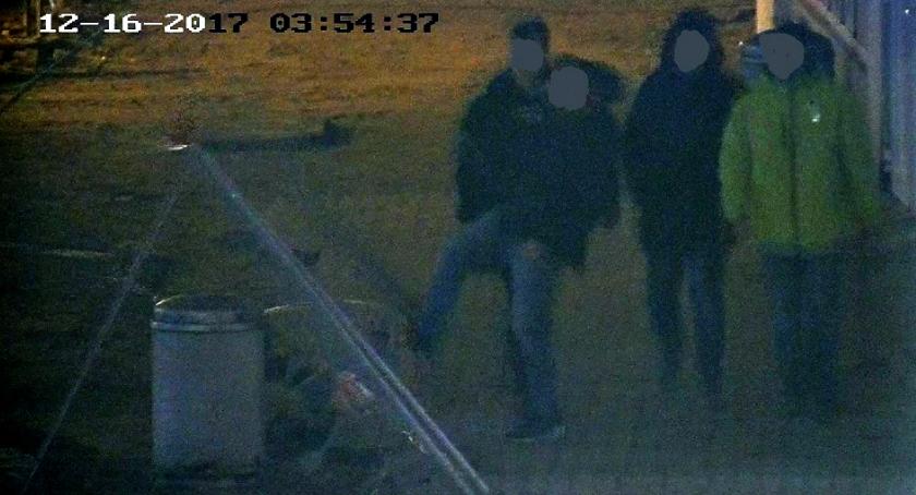 Skopał płot wracając z 