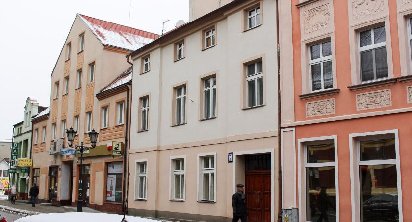Mama z trójką dzieci nie może wejść do własnego mieszkania