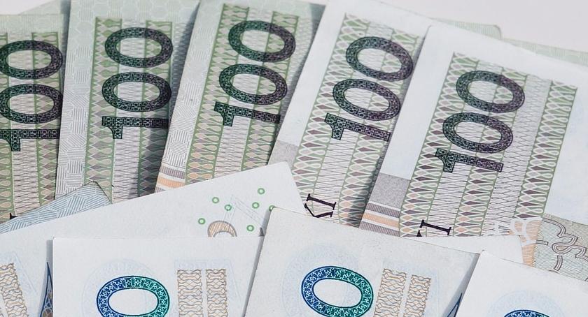Noworoczne podwyżki dla dyrektorów, kierowników i komendanta straży miejskiej