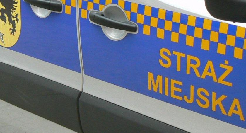 Pijany uciekł ze szpitala i nieletni z piwem. Tydzień Straży Miejskiej w Szczecinku