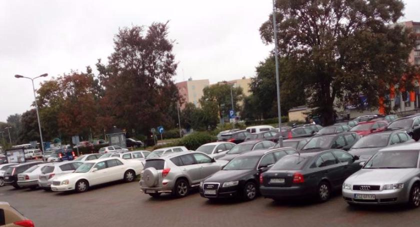 W Szczecinku w ciągu roku przybyło prawie 6 tys. samochodów