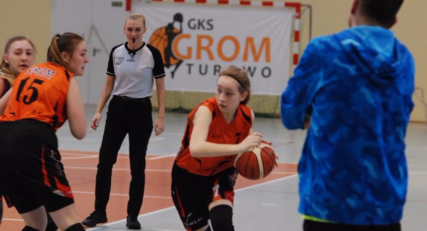 Grom gra u siebie z Kusym 