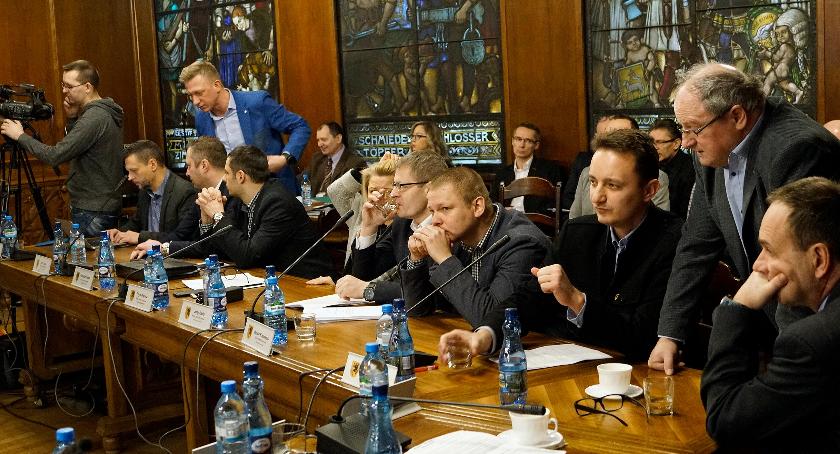 Jednomyślność Platformy pękła. Wystarczyło jedno pytanie o psy i koty