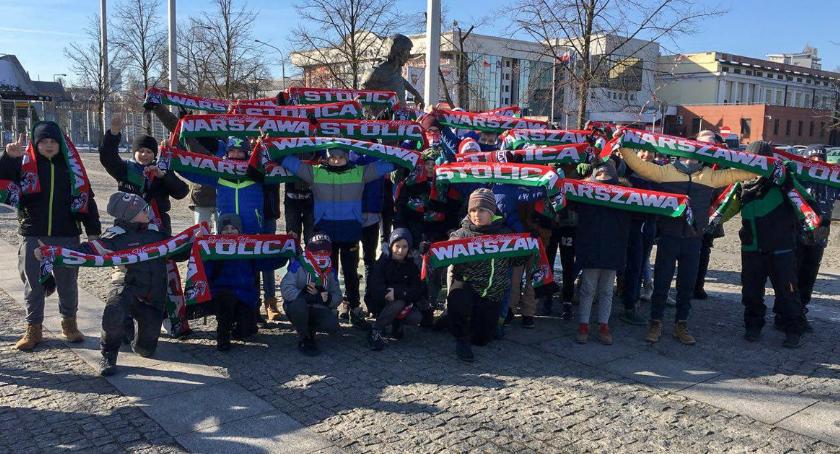 Dzięki Stowarzyszeniu Kibiców Legii Warszawa, młodzież ze Szczecinka obejrzała mecz z Wisłą