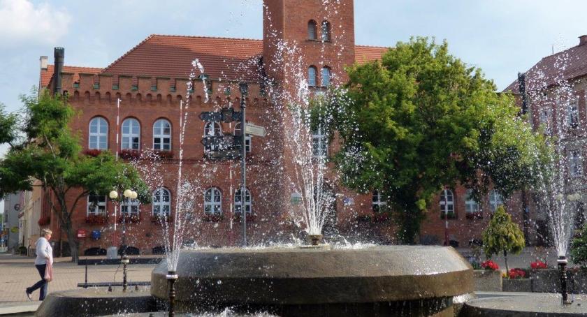Ratusz przyznaje się do błędu. Fontanna powraca na plac Wolności