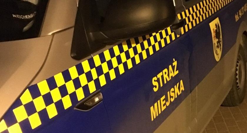 Rowerzystki po wpływem alkoholu uciekały strażnikom