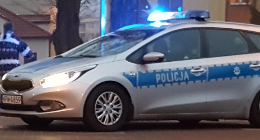 Tłukli się pod monopolowym. Jeden z mężczyzn 
