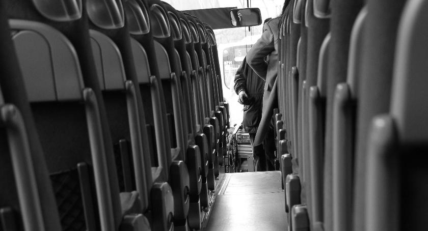 Terapeuta, operator koparki, drukarz, kelner, kierowca autobusu, palacz