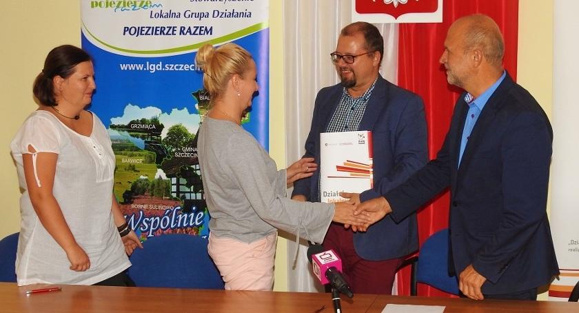 W Szczecinku podpisano kolejne umowy w ramach programu Działaj Lokalnie