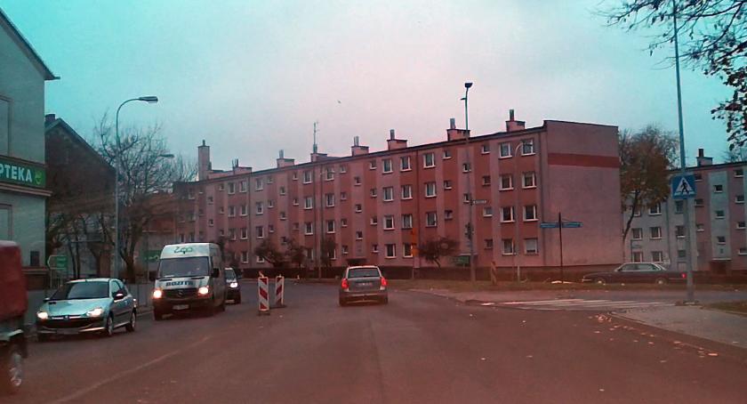 Brak nawierzchni, brak pasów