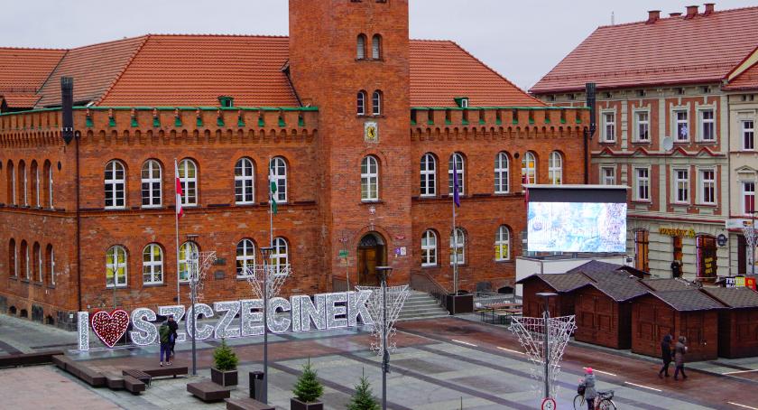 I love Szczecinek. Nowy podświetlany napis na placu Wolności