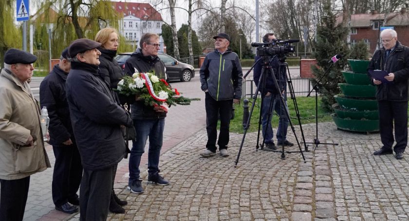 Upamiętniono 9 rocznicę katastrofy smoleńskiej. W Szczecinku wyjątkowo skromnie