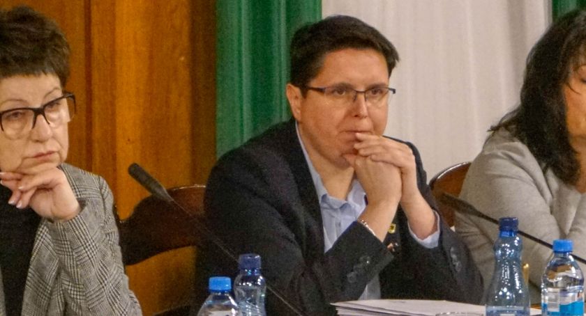 Wojewoda: można pytać! Przewodnicząca Rady: …ale nie należy o tym mówić radnym.
