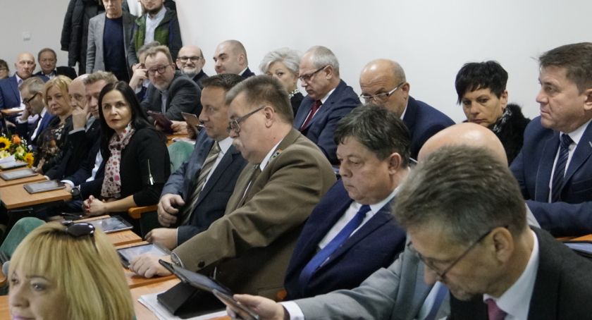 Sytuowani średnio i nieźle. Jakie są majątki radnych powiatowych?