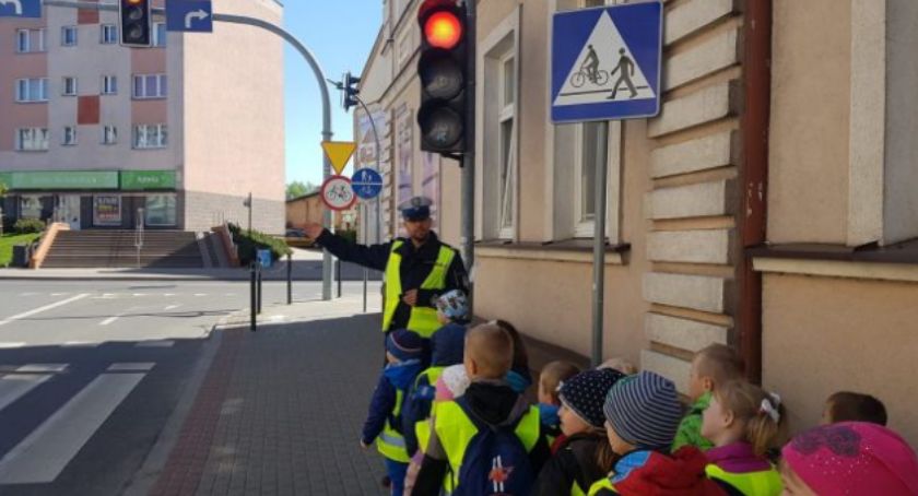Szczecinecka drogówka edukuje także najmłodsze dzieci