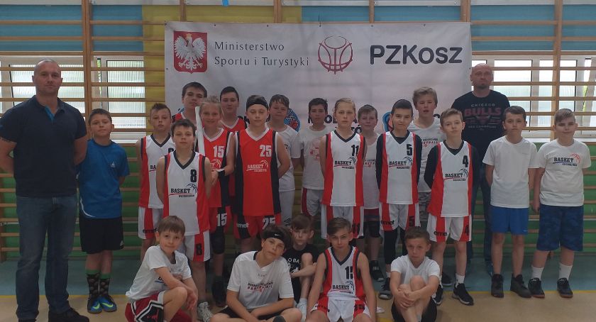 Koszykarze Emet ze zwycięstwami w Czarnem