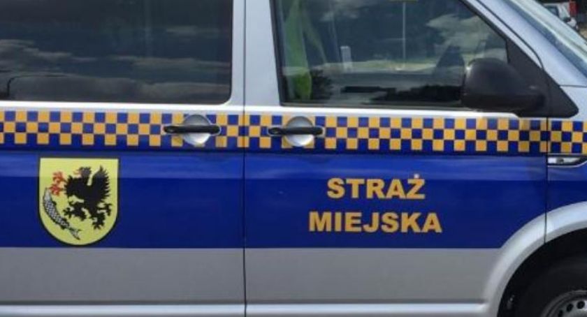 Bójka w centrum, pijane nastolatki i atak padaczki na ulicy