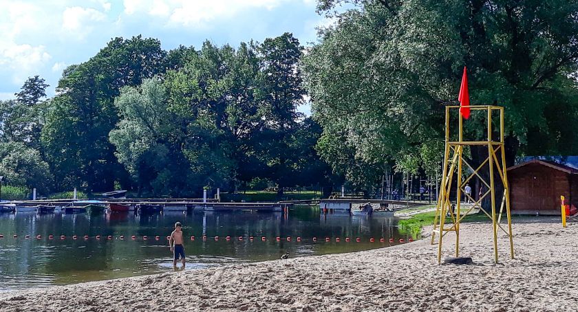 Bezpieczna kąpiel na plaży wojskowej? No, niekoniecznie