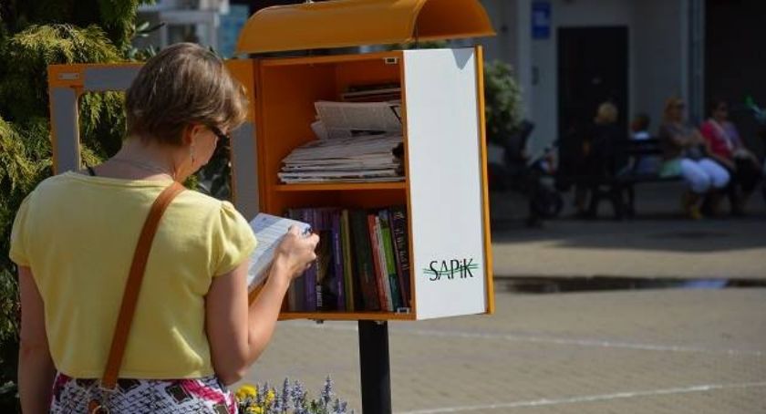 Niech książki krążą po mieście. Z gablotki weź, a potem oddaj