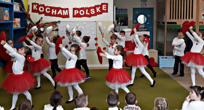 Przedszkolaki z Misia dla Niepodległej