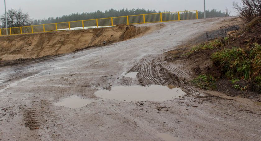 W Miękowie nie czekają na gołoledź. „Wszystko rozgrzebane, na placu budowy cisza”