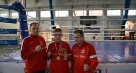 Od lewej: ojciec jakuba Adam, J. Pokusa, trener K. Pajewski