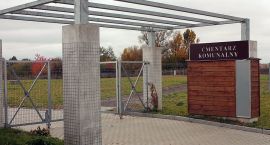 Nowy cmentarz - brama główna od strony ul. Słupskiej (Prusa)