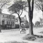 Pocztówka z 1906 r. W tle tajemnicza, rozebrana prawdopodobnie już w latach 30. willa....
