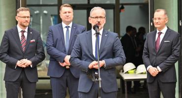 Wszystkich Świętych. Czy cmentarze będą otwarte?