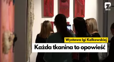 Sztuka zszyta z materiałów z lumpeksów i starych tkanin. Wystawa Igi Kalkowskiej 