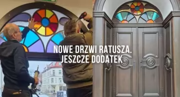 Witraż zdobi nowe drzwi do ratusza