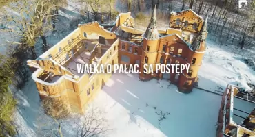 Najpierw ludzie rozkradali, teraz powiat ratuje. Pałac w Juchowie już po pierwszych pracach